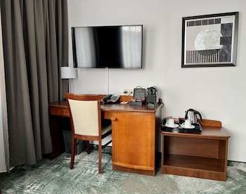 City Hotel