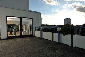City Hotel