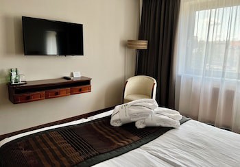 City Hotel