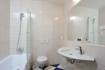 City Hotel