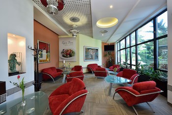 City Hotel