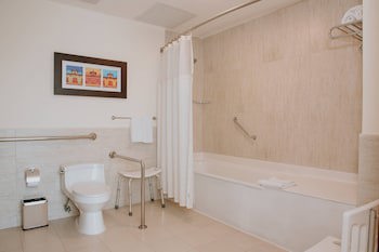 Courtyard By Marriott Guayaquil