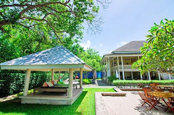 Baan Bayan Beach Hotel