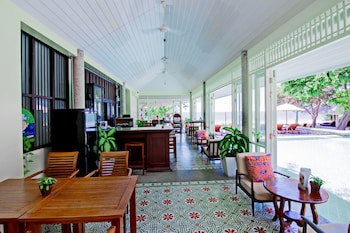 Baan Bayan Beach Hotel