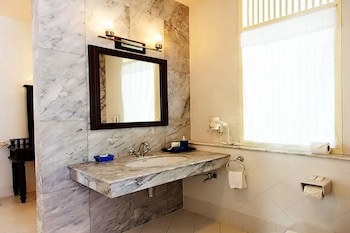 Baan Bayan Beach Hotel
