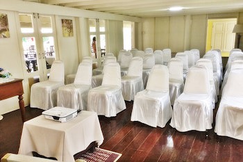 Baan Bayan Beach Hotel