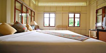 Baan Bayan Beach Hotel