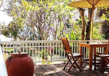 Baan Bayan Beach Hotel