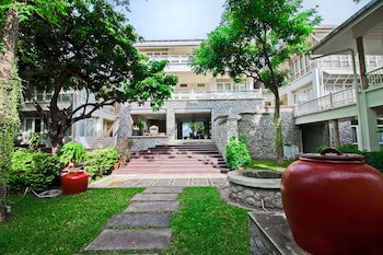 Baan Bayan Beach Hotel