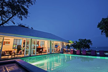 Baan Bayan Beach Hotel