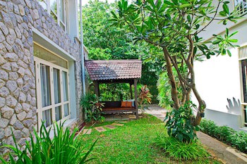Baan Bayan Beach Hotel