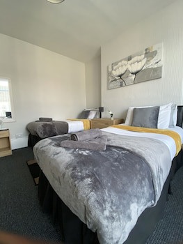 Tudor Lodge - Redcar Beach