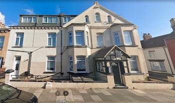 Tudor Lodge - Redcar Beach