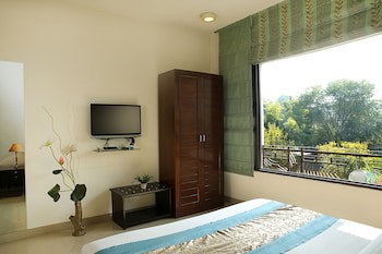 Ahuja Residency Parklane
