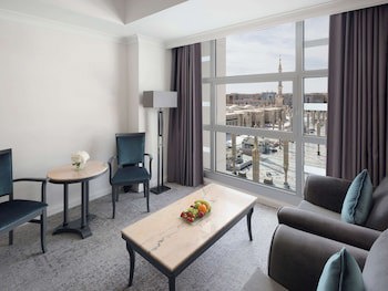 Anwar Al Madinah Movenpick Hotel