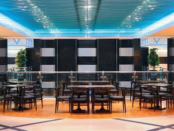 Anwar Al Madinah Movenpick Hotel