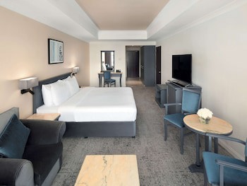 Anwar Al Madinah Movenpick Hotel