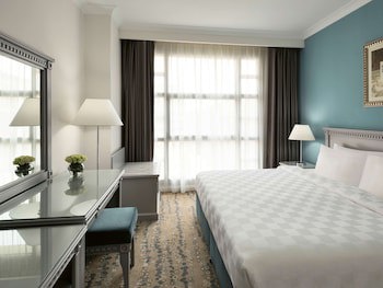 Anwar Al Madinah Movenpick Hotel