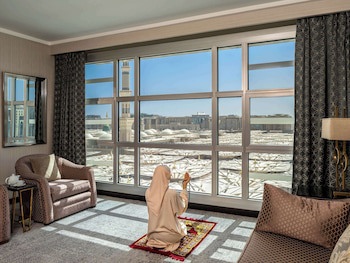 Anwar Al Madinah Movenpick Hotel