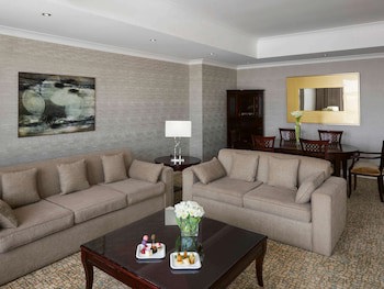 Anwar Al Madinah Movenpick Hotel