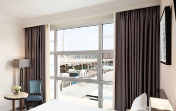 Anwar Al Madinah Movenpick Hotel