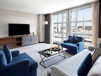 Anwar Al Madinah Movenpick Hotel