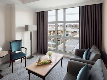 Anwar Al Madinah Movenpick Hotel
