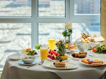 Anwar Al Madinah Movenpick Hotel