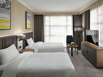 Anwar Al Madinah Movenpick Hotel