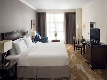 Anwar Al Madinah Movenpick Hotel