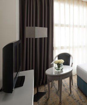 Anwar Al Madinah Movenpick Hotel