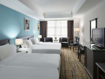 Anwar Al Madinah Movenpick Hotel