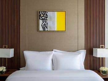 Anwar Al Madinah Movenpick Hotel