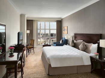 Anwar Al Madinah Movenpick Hotel