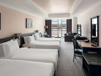 Anwar Al Madinah Movenpick Hotel