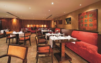 Anwar Al Madinah Movenpick Hotel