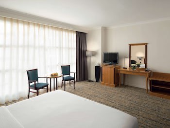 Anwar Al Madinah Movenpick Hotel