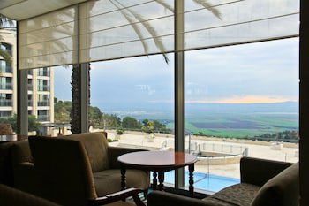 Golden Crown Hotel