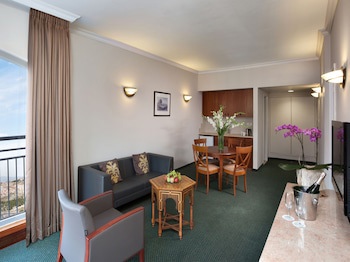 Golden Crown Hotel