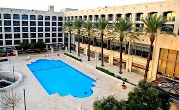 Golden Crown Hotel