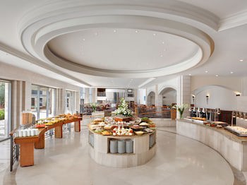 Golden Crown Hotel