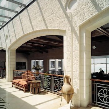 Golden Crown Hotel