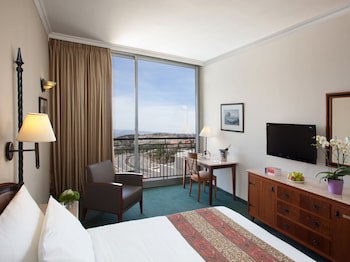 Golden Crown Hotel