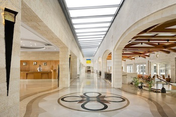 Golden Crown Hotel