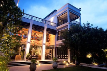 Aruntara Riverside Boutique Hotel