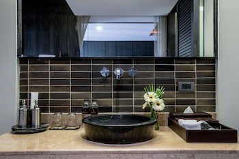 Aruntara Riverside Boutique Hotel