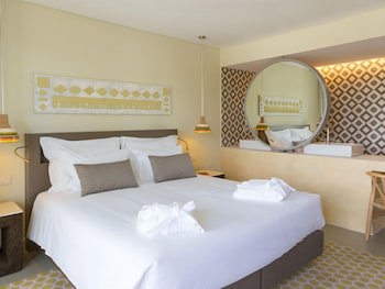 Ozadi Tavira Hotel