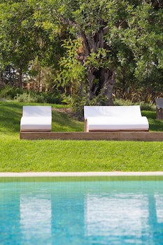 Ozadi Tavira Hotel