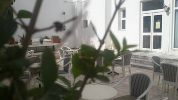 Ariha Hotel