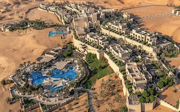Qasr Al Sarab Desert Resort by Anantara